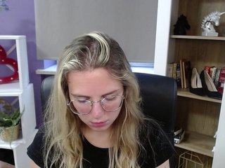 Soft-Zoey Porn Show
