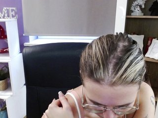 Soft-Zoey Porn Show