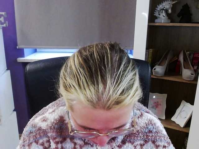 soft-zoey's BongaCams show and profile