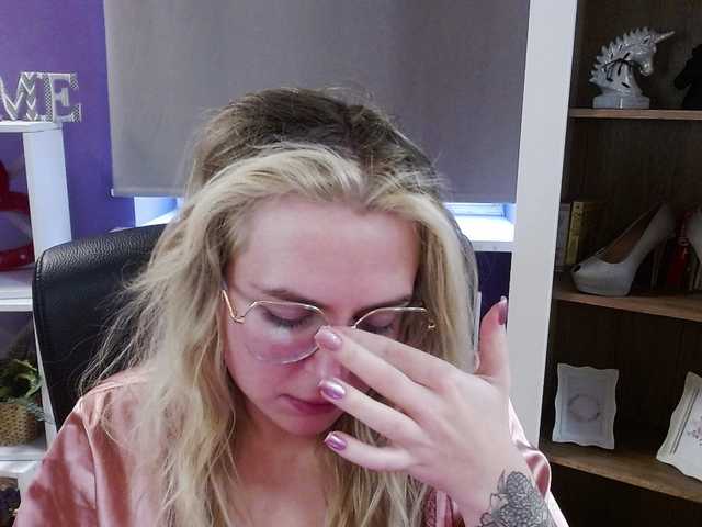 soft-zoey's BongaCams show and profile