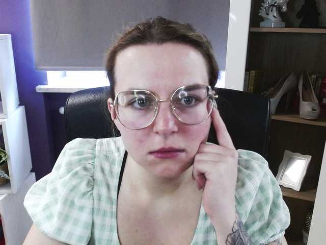 soft-zoey's BongaCams show and profile