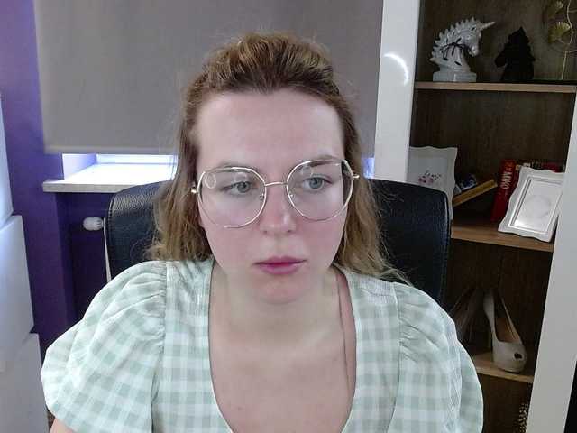 soft-zoey's BongaCams show and profile