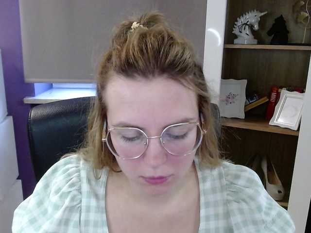 soft-zoey's BongaCams show and profile