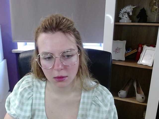 soft-zoey's BongaCams show and profile