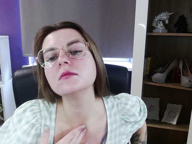soft-zoey's BongaCams show and profile
