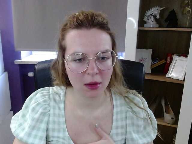 soft-zoey's BongaCams show and profile