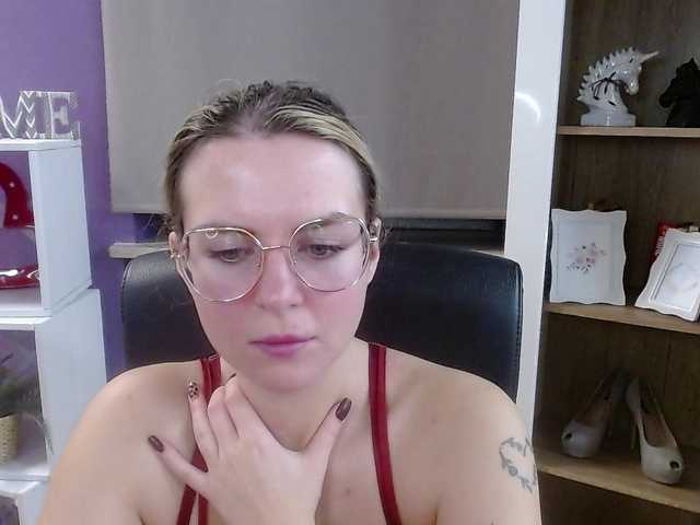 soft-zoey's BongaCams show and profile