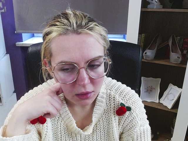 soft-zoey's BongaCams show and profile