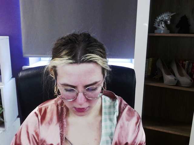 soft-zoey live cam profile