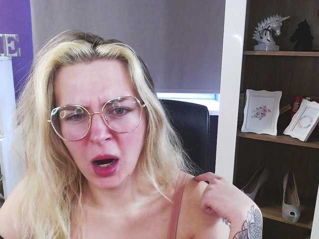 soft-zoey —  #domina #cei #joi #sph #mic #sexy #german #english #cfnm #sweet #curvy #bigass #bigtits  #cuckold #chastity #sissy #birthday today 