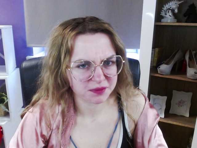 soft-zoey's BongaCams show and profile