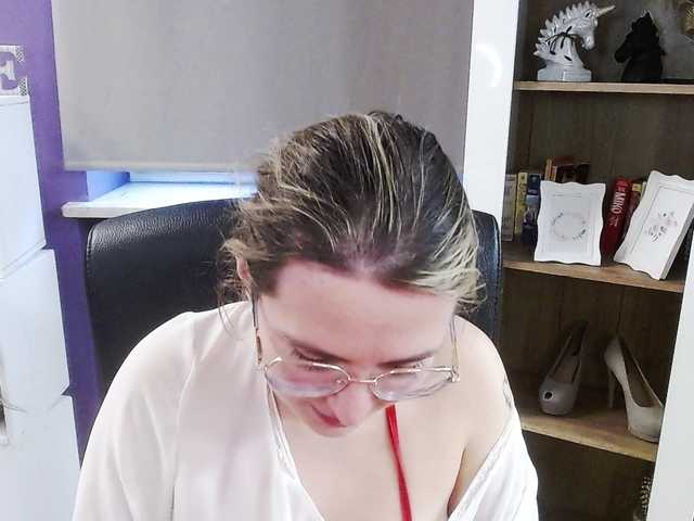 soft-zoey's BongaCams show and profile