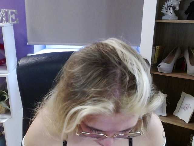 soft-zoey's BongaCams show and profile