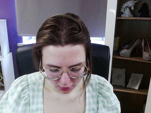 soft-zoey's BongaCams show and profile