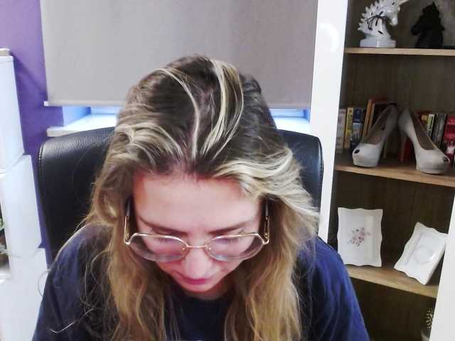 soft-zoey's BongaCams show and profile