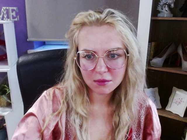 soft-zoey's BongaCams show and profile