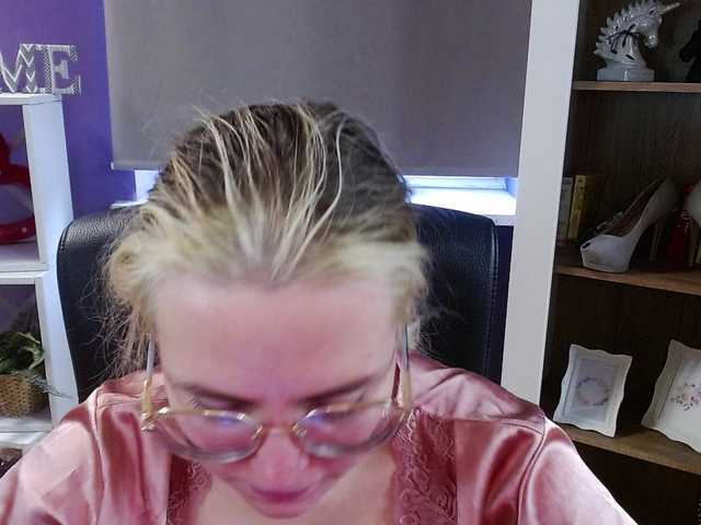 soft-zoey's BongaCams show and profile