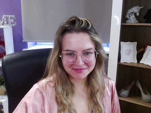 soft-zoey's BongaCams show and profile