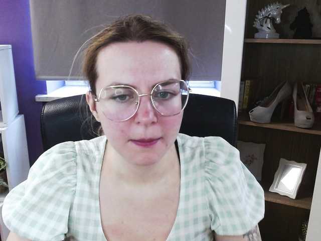 soft-zoey's BongaCams show and profile