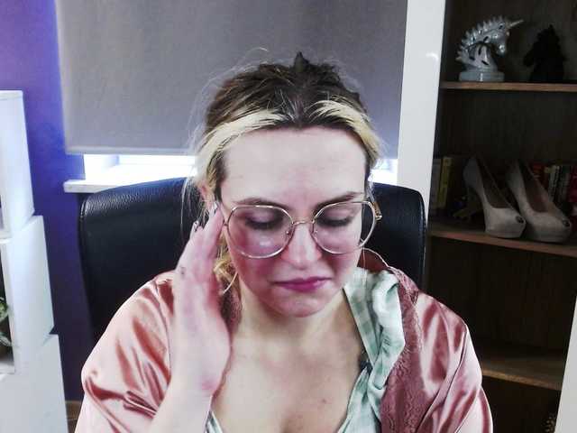 soft-zoey's BongaCams show and profile