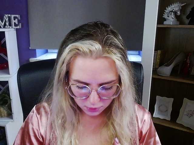 Soft-Zoey webcam