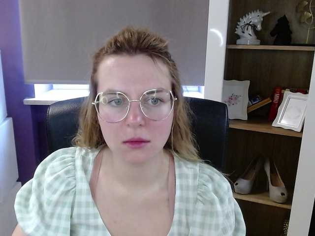 soft-zoey's BongaCams show and profile