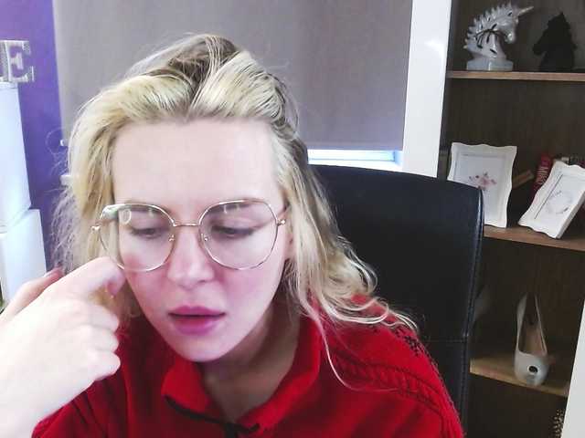 soft-zoey's BongaCams show and profile