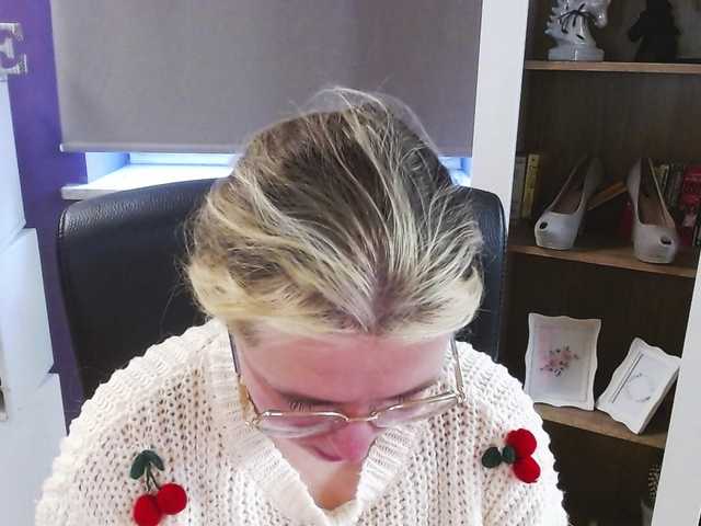 soft-zoey —  #domina #cei #joi #sph #mic #sexy #german #english #cfnm #sweet #curvy #bigass #bigtits  #cuckold #chastity #sissy #birthday today 