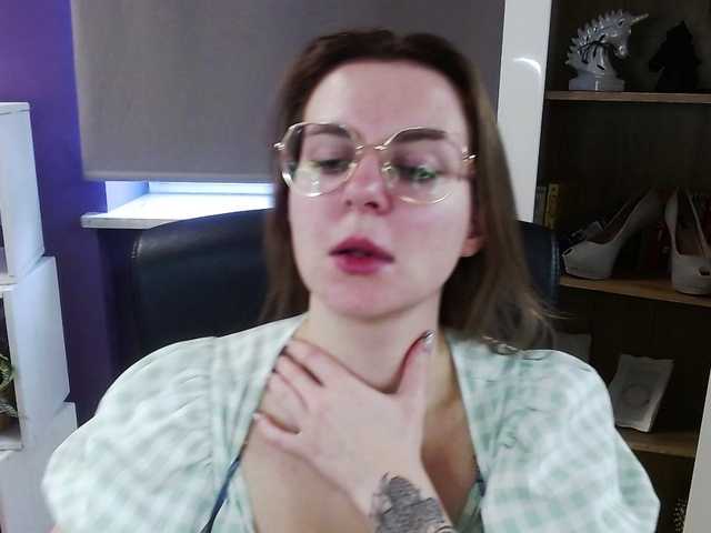 soft-zoey's BongaCams show and profile