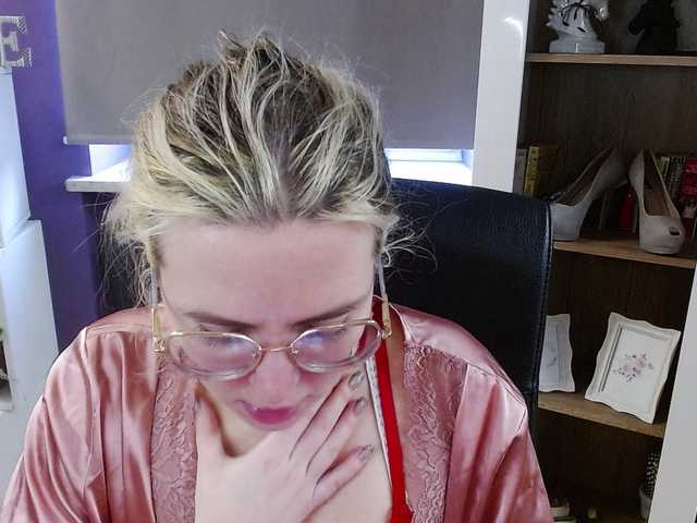 soft-zoey's BongaCams show and profile