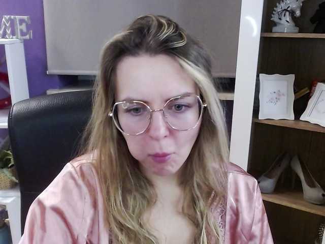 soft-zoey's BongaCams show and profile