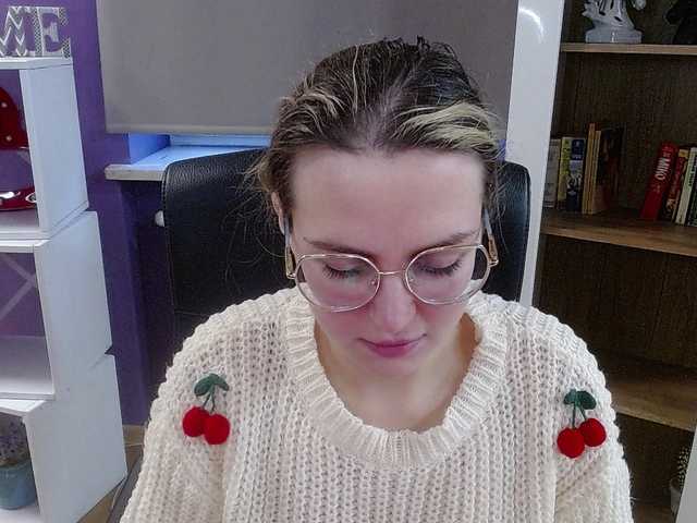 soft-zoey's BongaCams show and profile