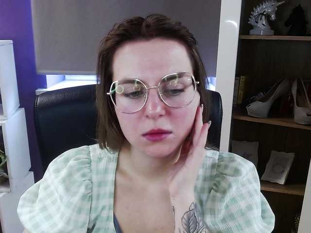 soft-zoey's BongaCams show and profile