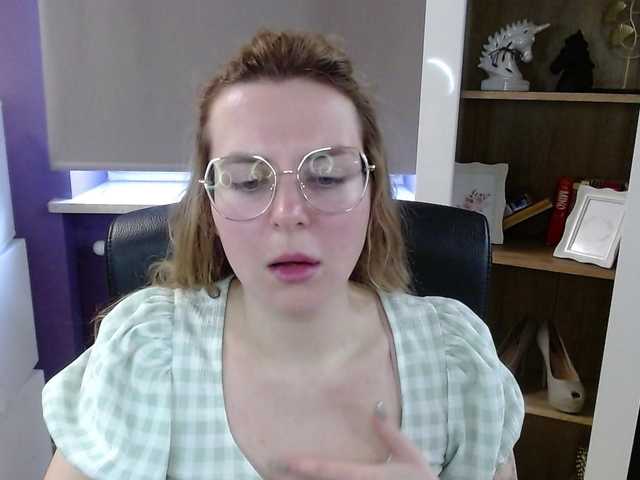 soft-zoey's BongaCams show and profile