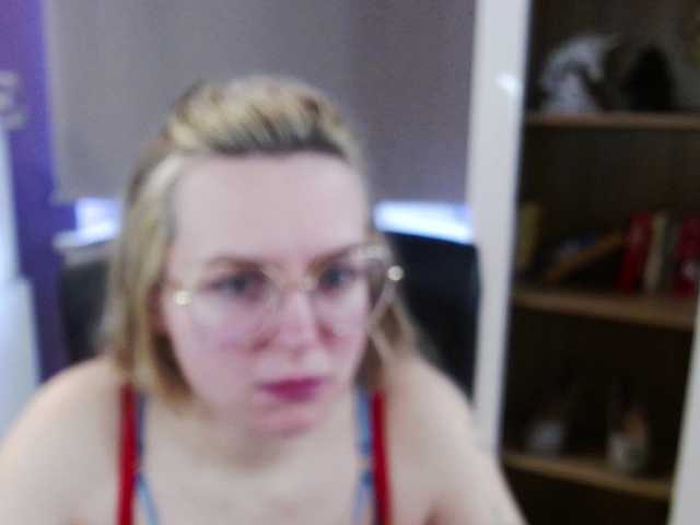 soft-zoey's BongaCams show and profile