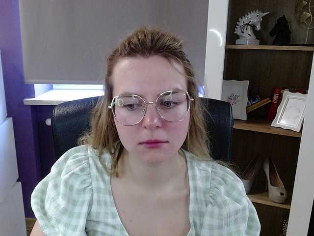 soft-zoey's BongaCams show and profile