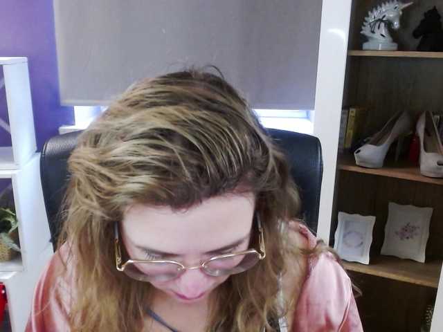 soft-zoey's BongaCams show and profile