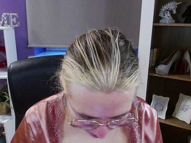 soft-zoey's BongaCams show and profile