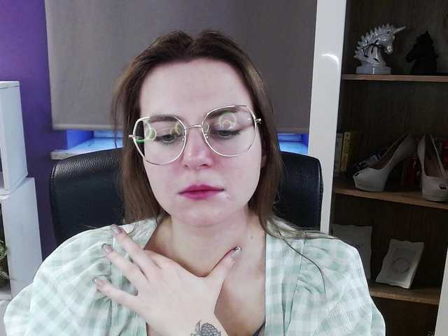 soft-zoey's BongaCams show and profile