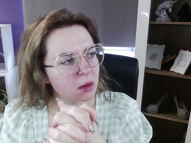 soft-zoey's BongaCams show and profile