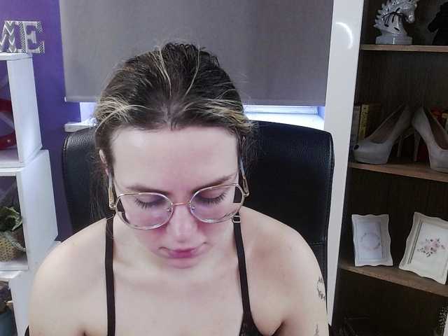 soft-zoey's BongaCams show and profile