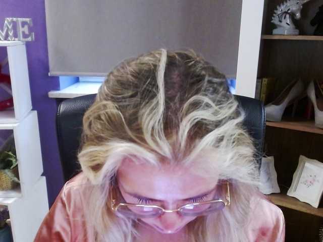 soft-zoey's BongaCams show and profile