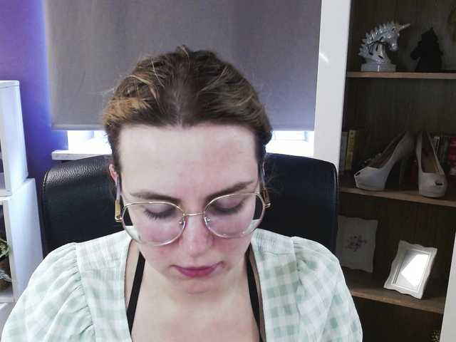 soft-zoey's BongaCams show and profile