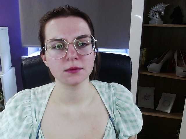 soft-zoey's BongaCams show and profile
