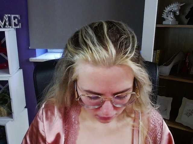 soft-zoey's BongaCams show and profile