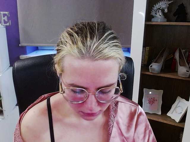 soft-zoey from BongaCams