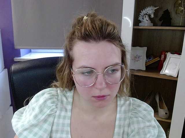 soft-zoey's BongaCams show and profile