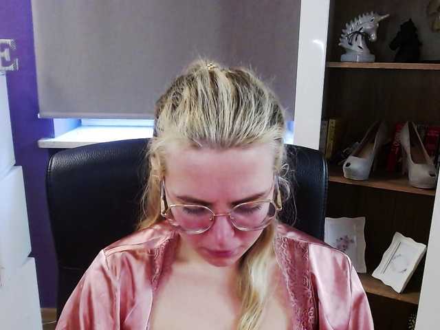 soft-zoey's BongaCams show and profile