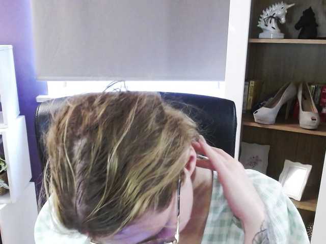 soft-zoey's BongaCams show and profile