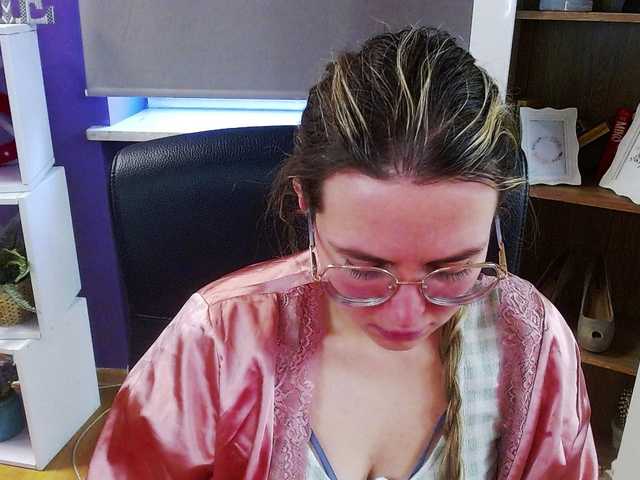 soft-zoey's BongaCams show and profile